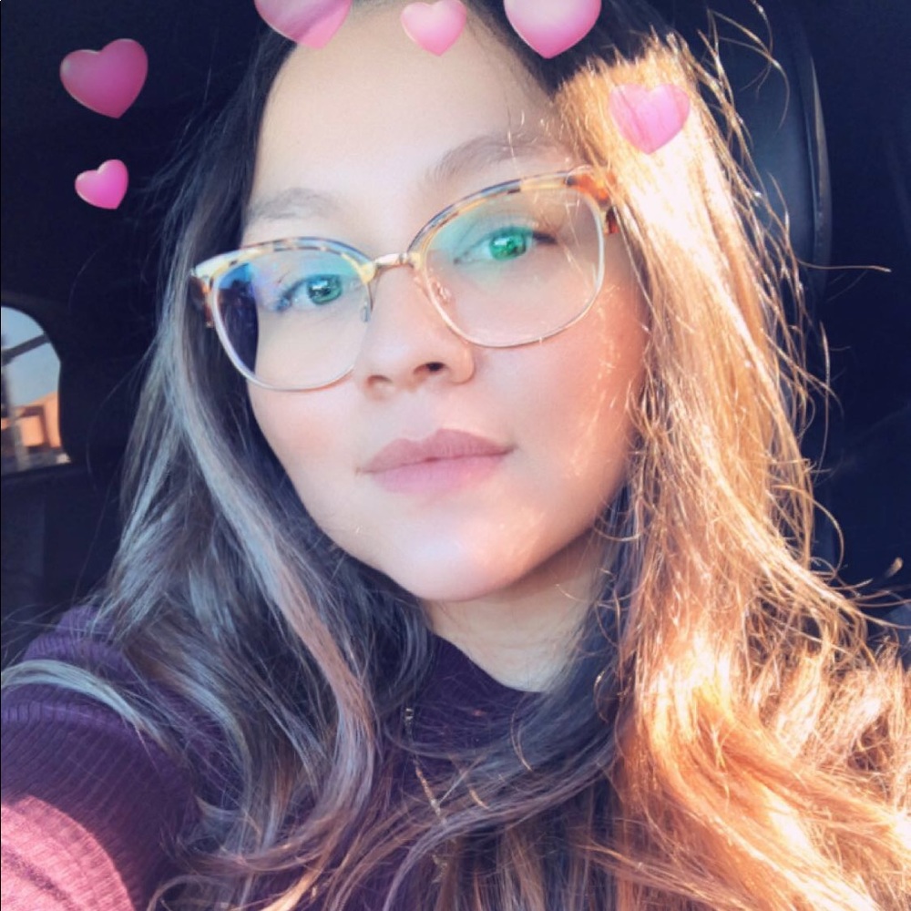 Meet your Posher, Valeria